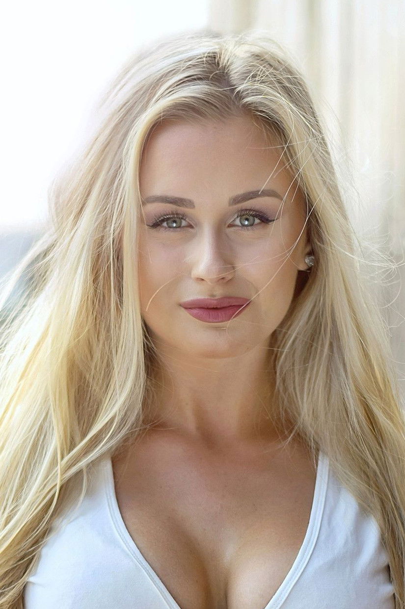 Lenka Konvičková backdrop