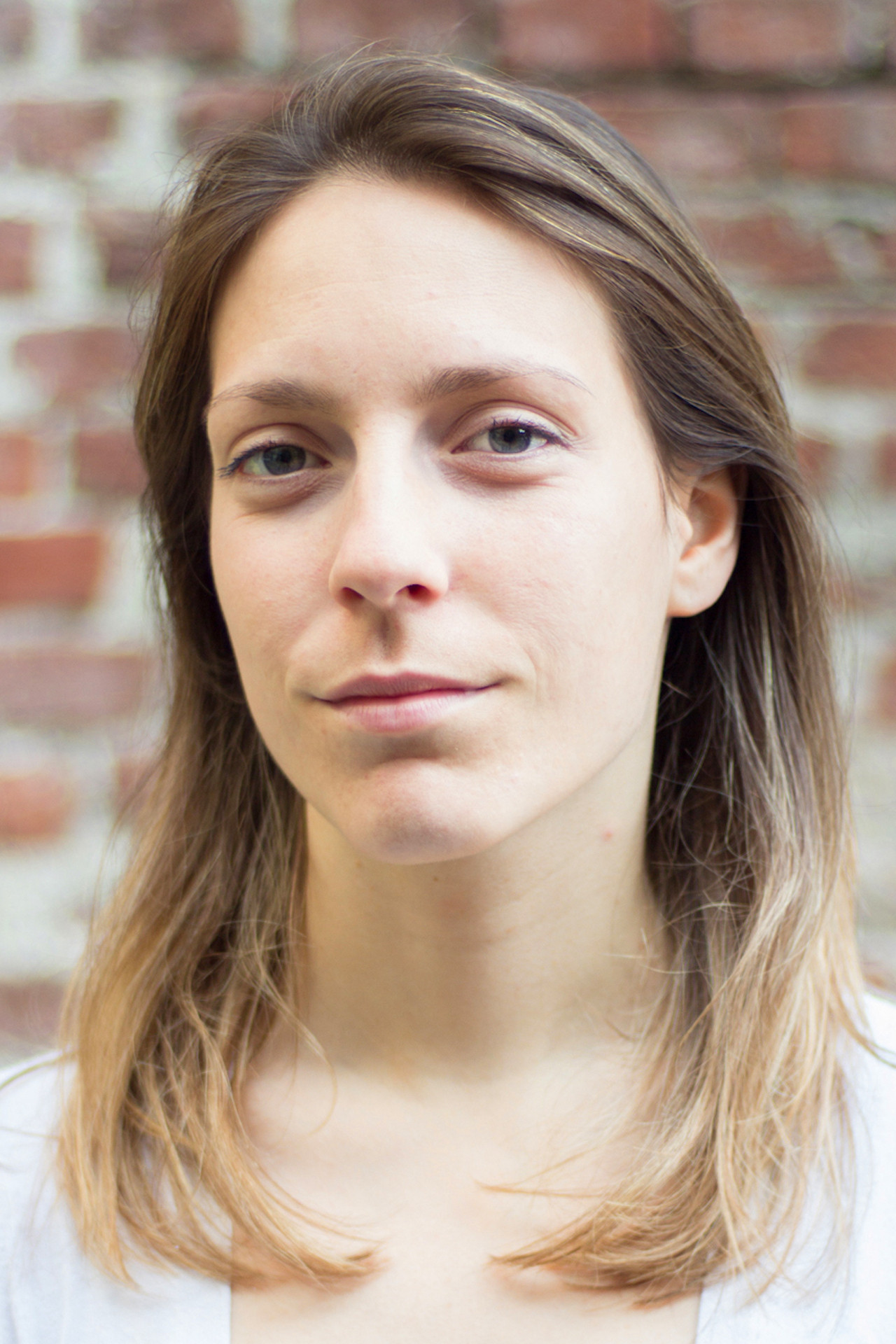 Anna Canale backdrop