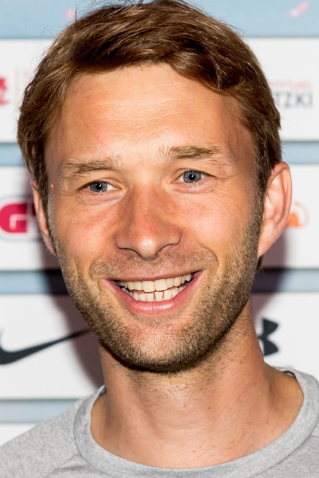 Sajmon Rolfes backdrop