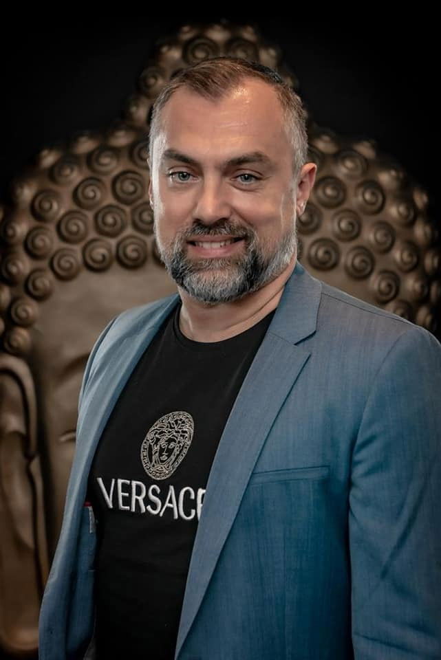 Alan Delabie backdrop