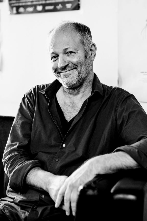 Andreas Louis backdrop