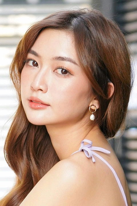 Phulita Supinchompoo backdrop