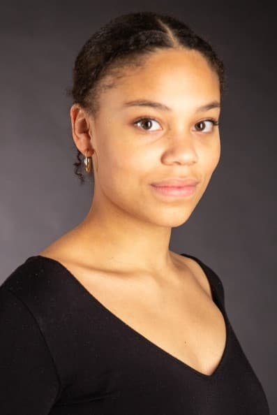 Olenka Ilunga backdrop