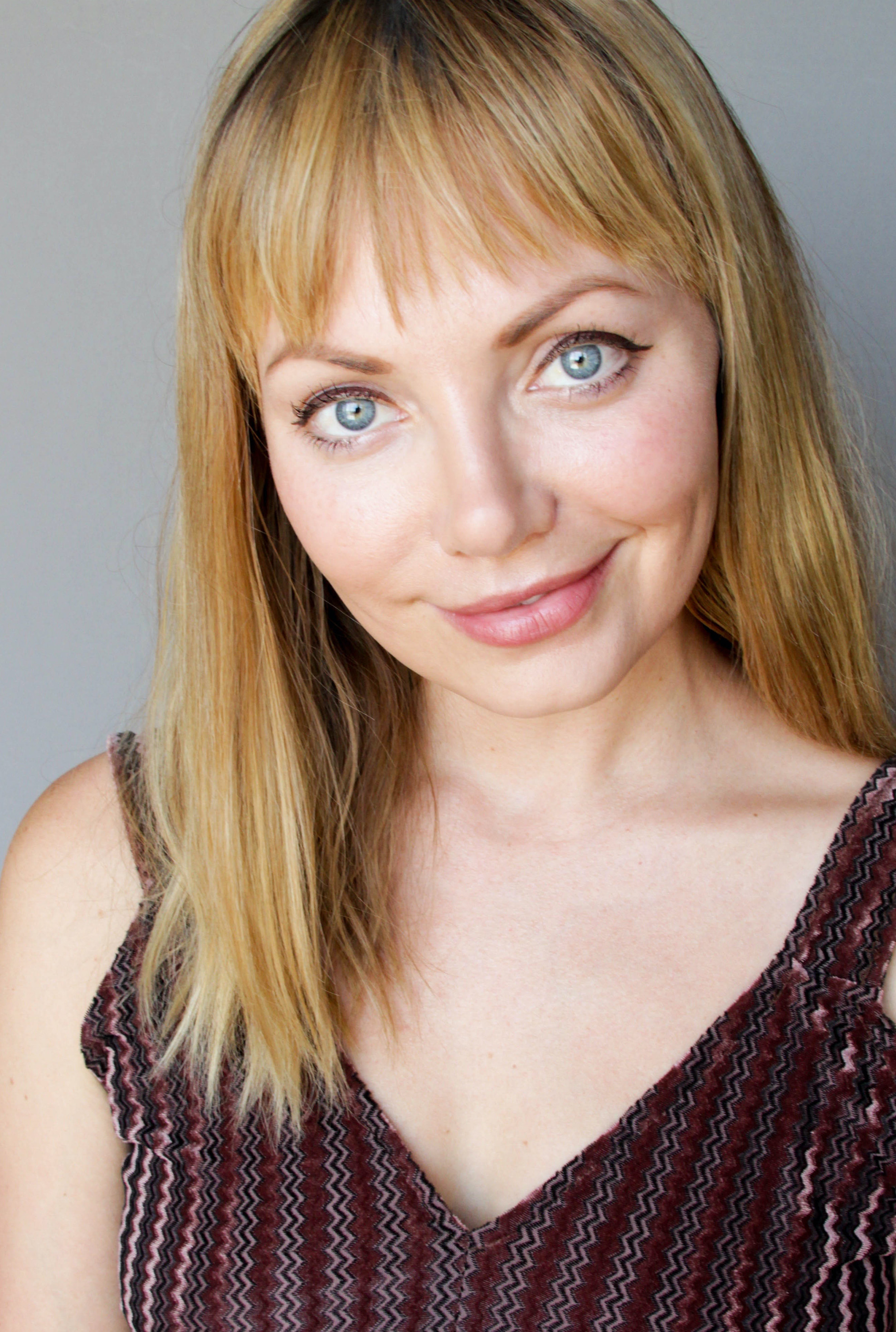 Dhejnifer Dalaj backdrop