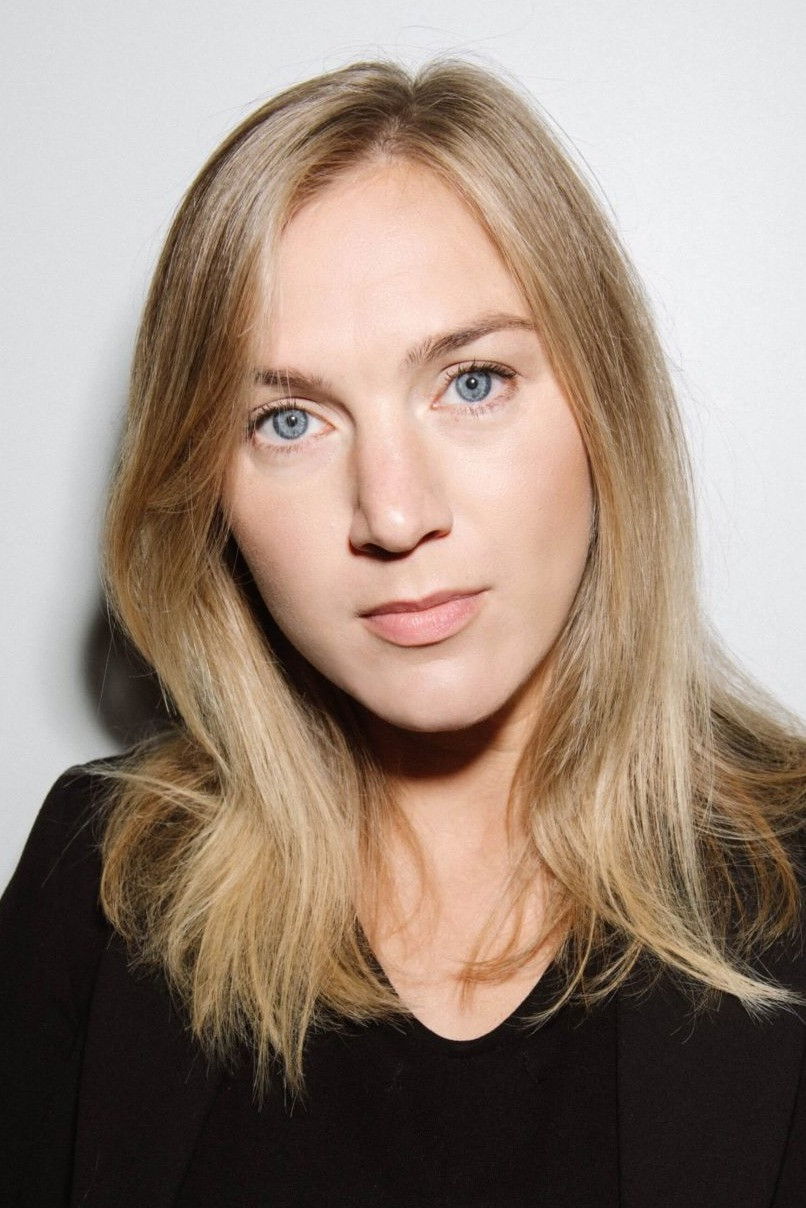 Laima Akstinaitė backdrop