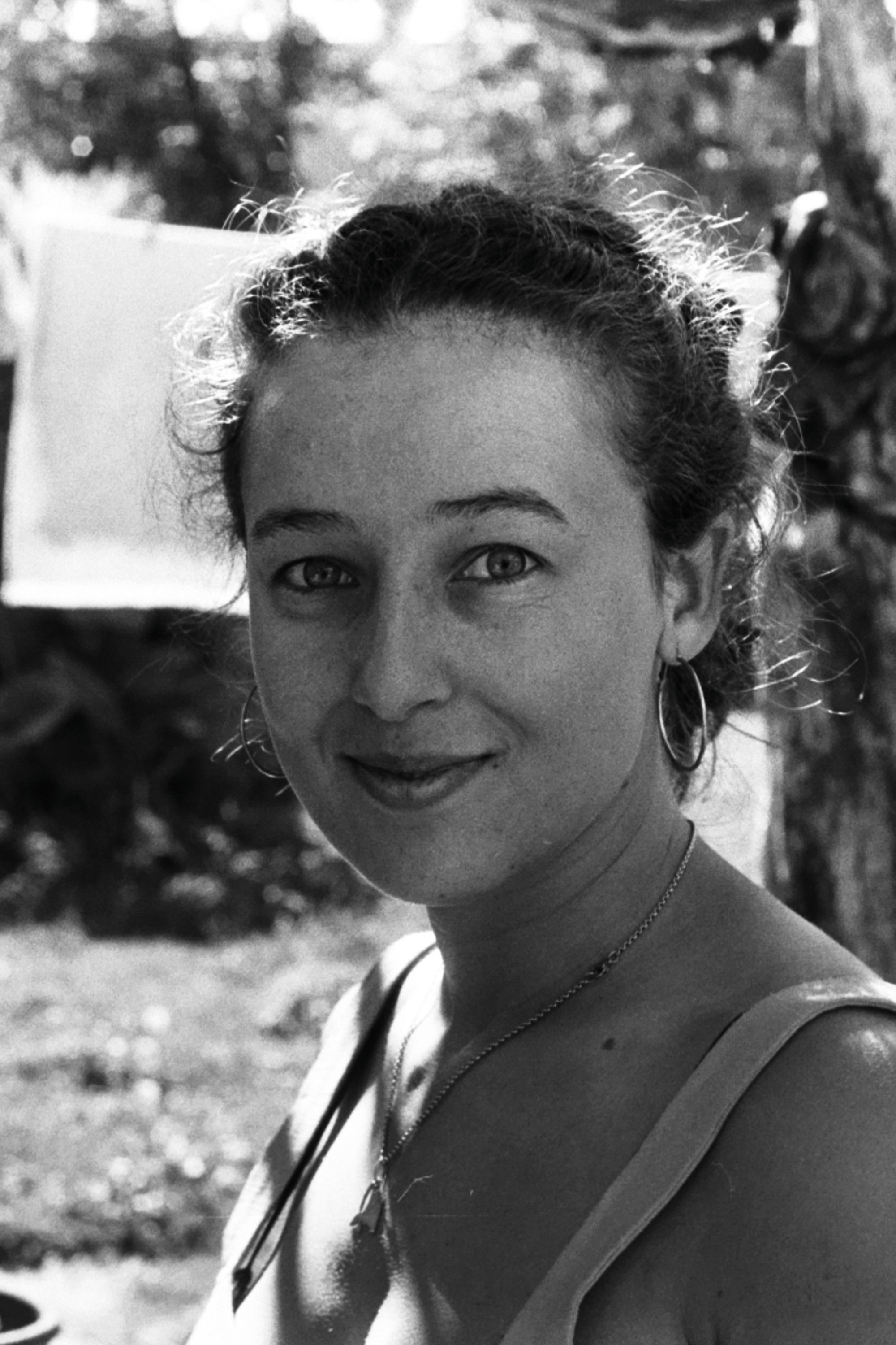 Emilia Tauil backdrop