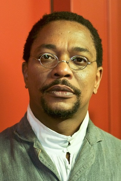 Mwanza Goutier backdrop