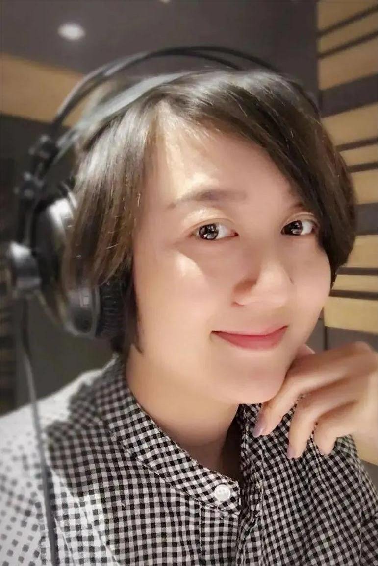 Mengmeng Yan backdrop