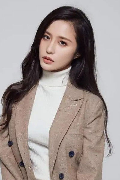 Qiu Xiaochan backdrop