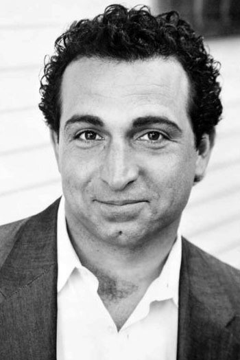 Giovanni Sanseviero backdrop