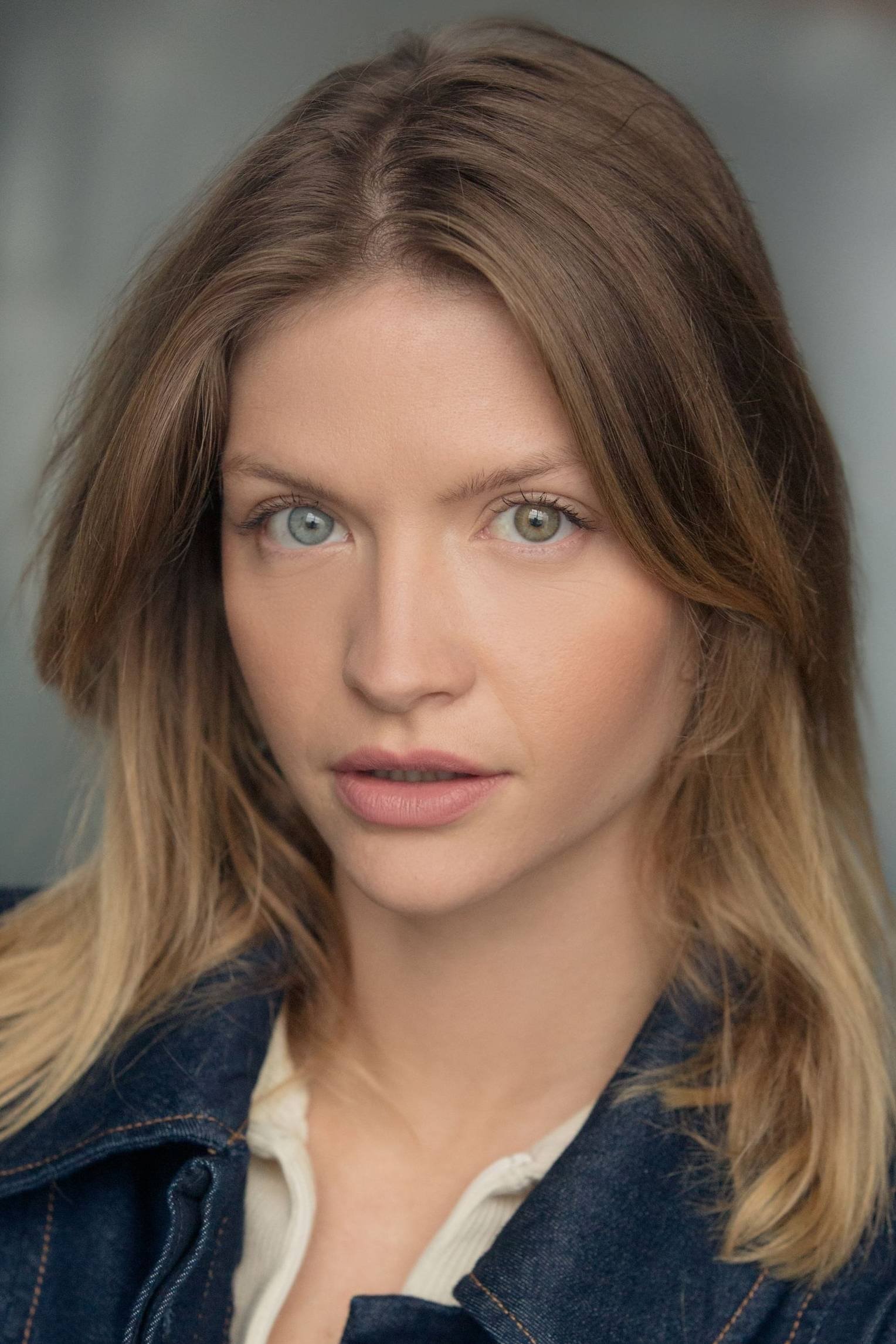 Syama Rayner backdrop