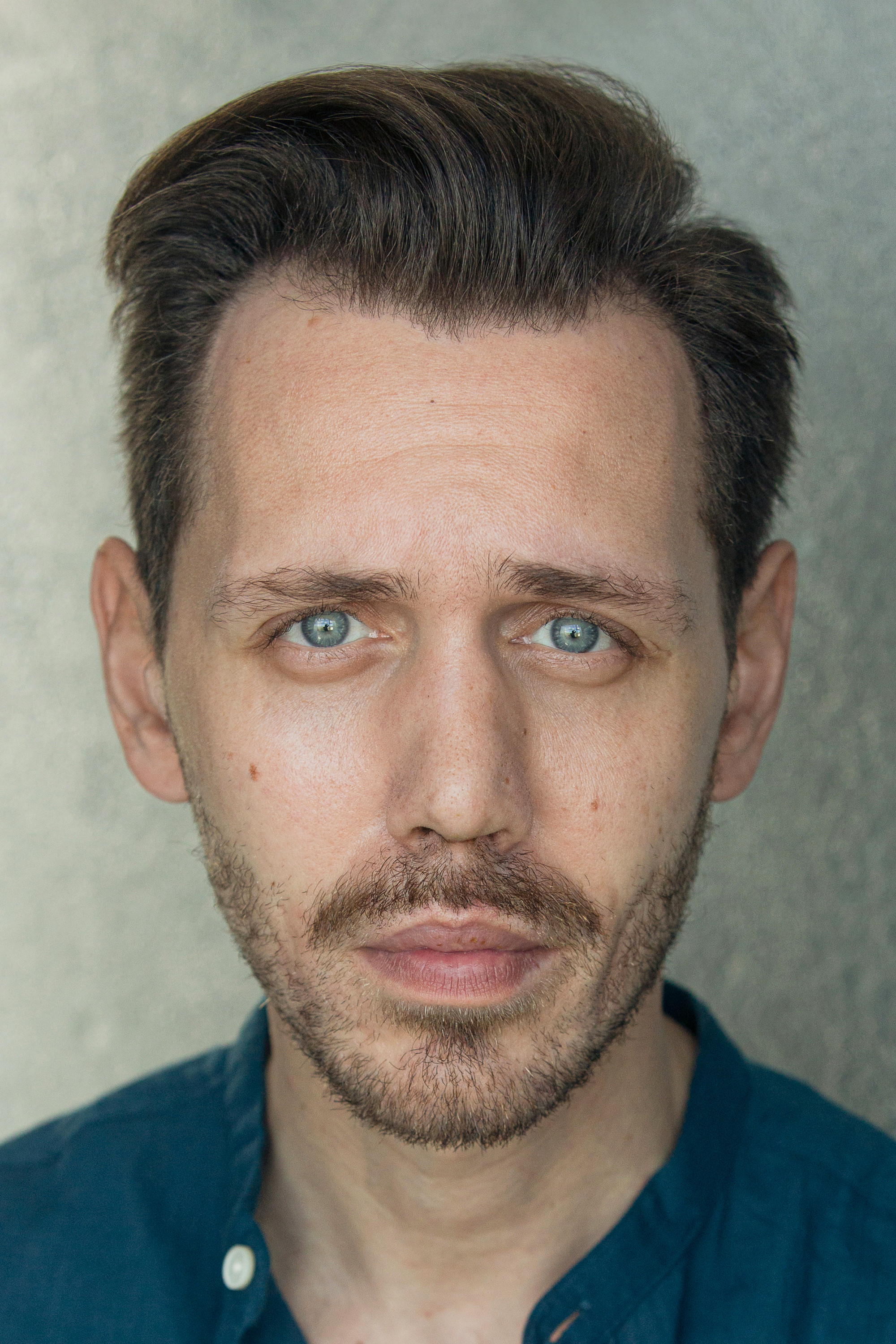 Constantin Symsiris backdrop