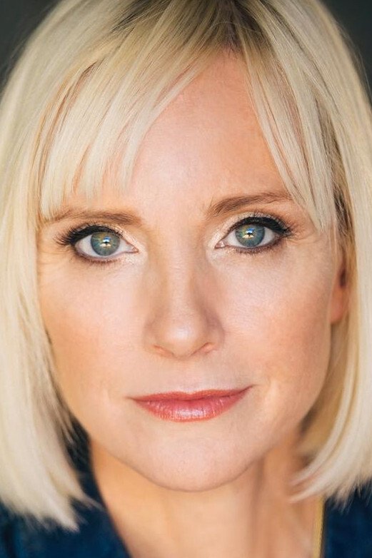 Amanda Kiely backdrop