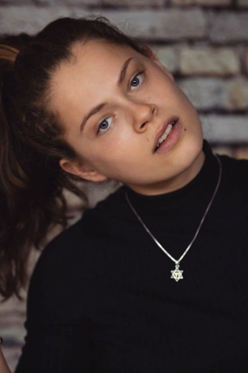 Shira Duizend backdrop