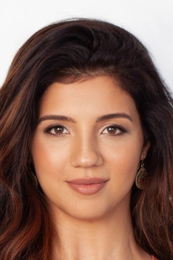 Elizabeth Chahin backdrop