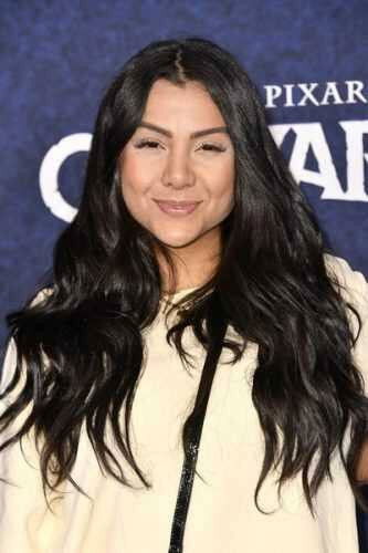 Danielle Diz backdrop