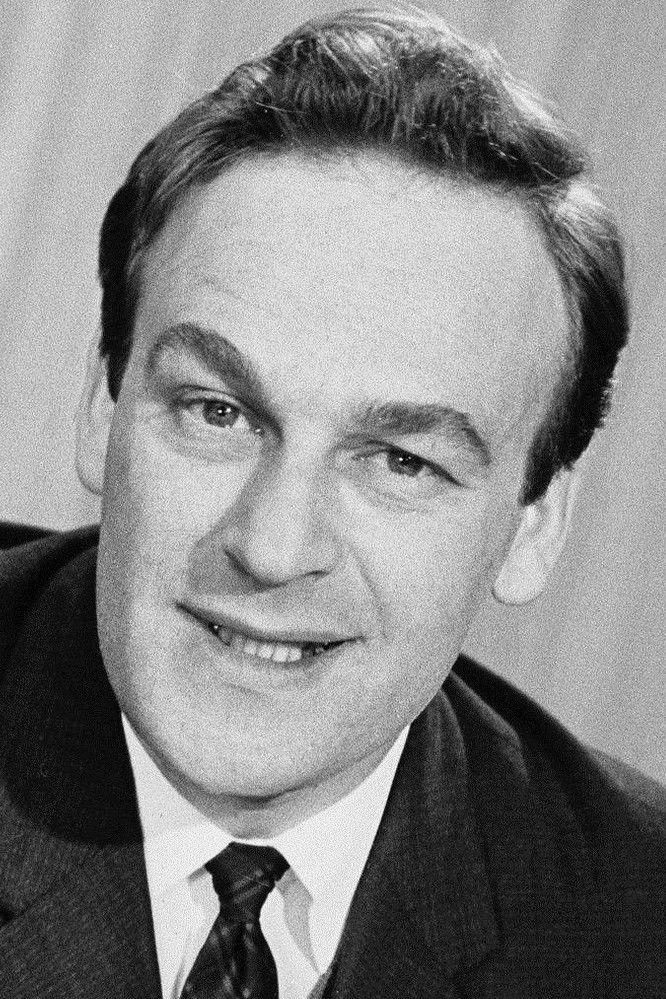 Igor Kirillov backdrop