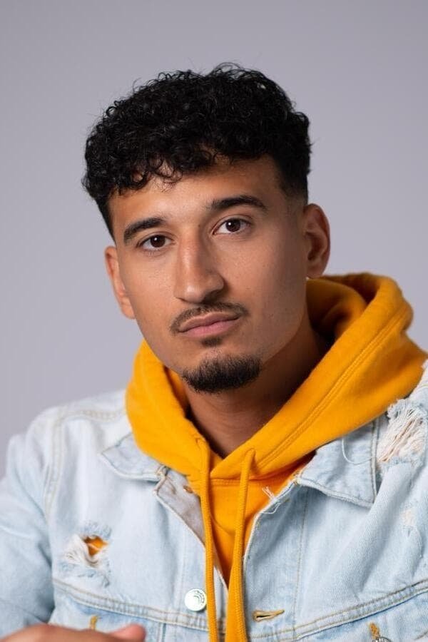 Nesim el Ahmadi backdrop