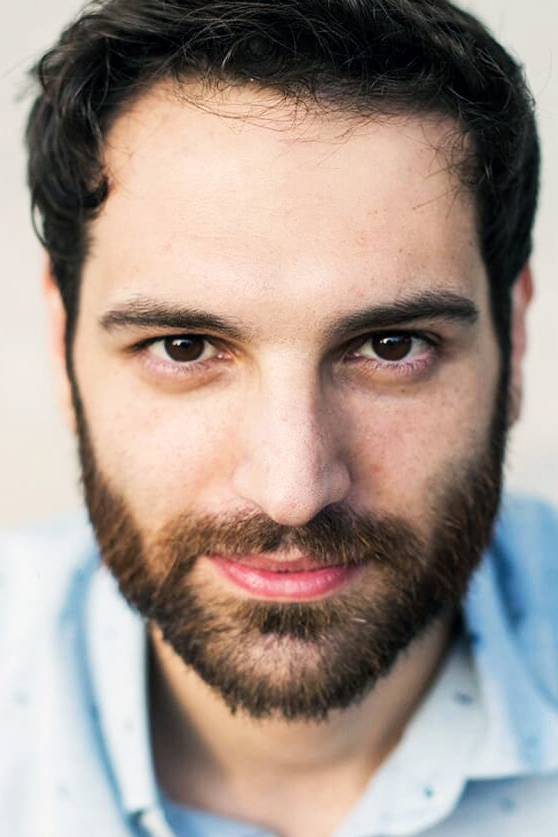 Hernán Statuto backdrop