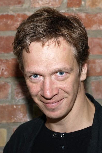 Rednar Annus backdrop