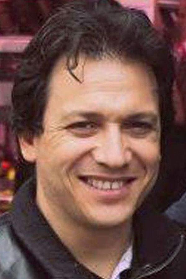 Eduardo Narvay backdrop