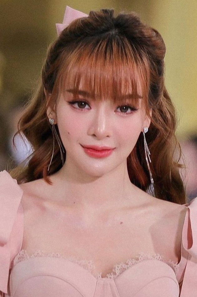 Korravee Keawko backdrop