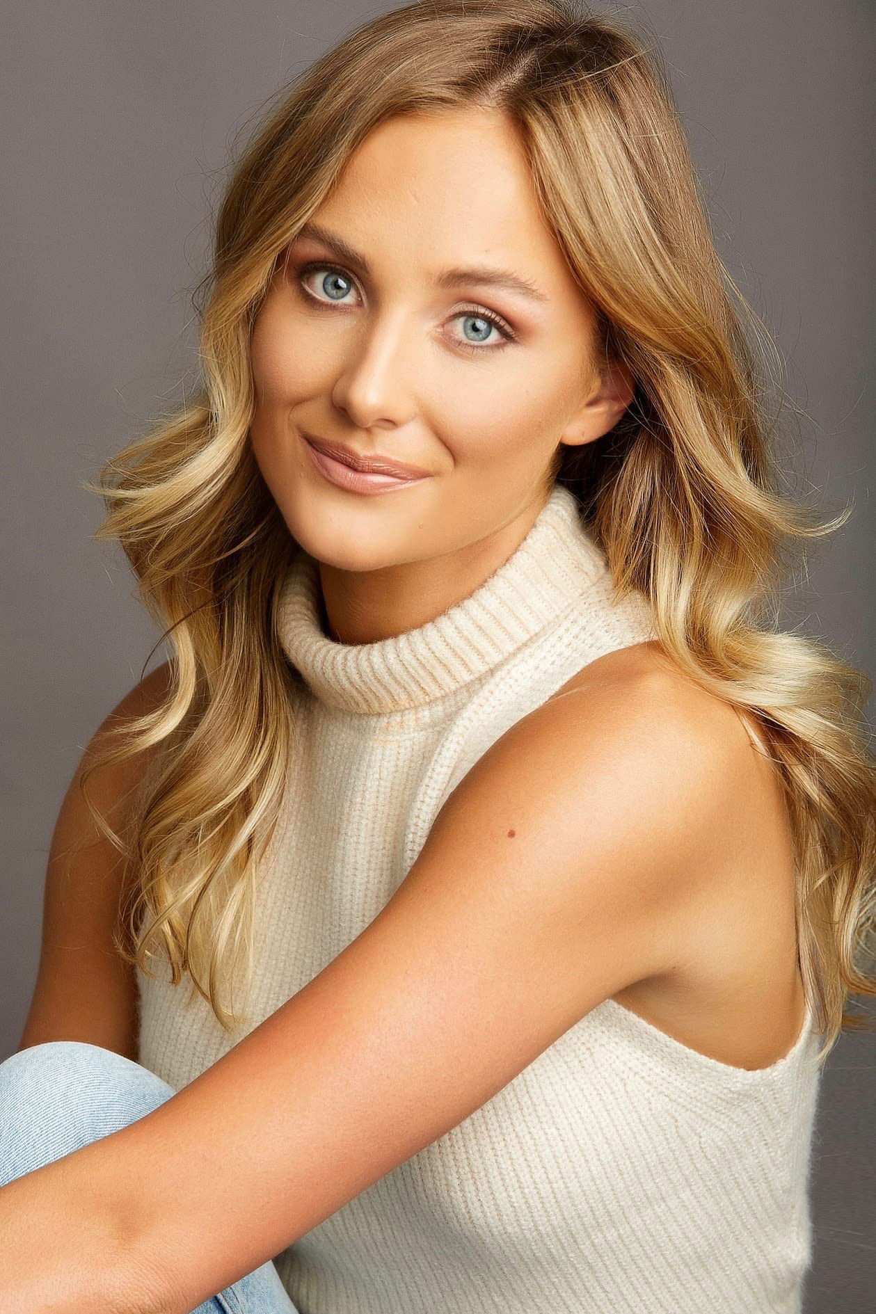 Emary Simon backdrop