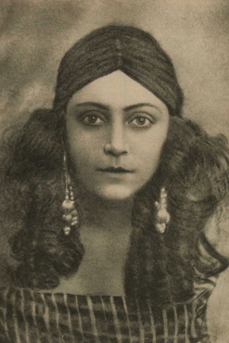 Ra Messerer backdrop