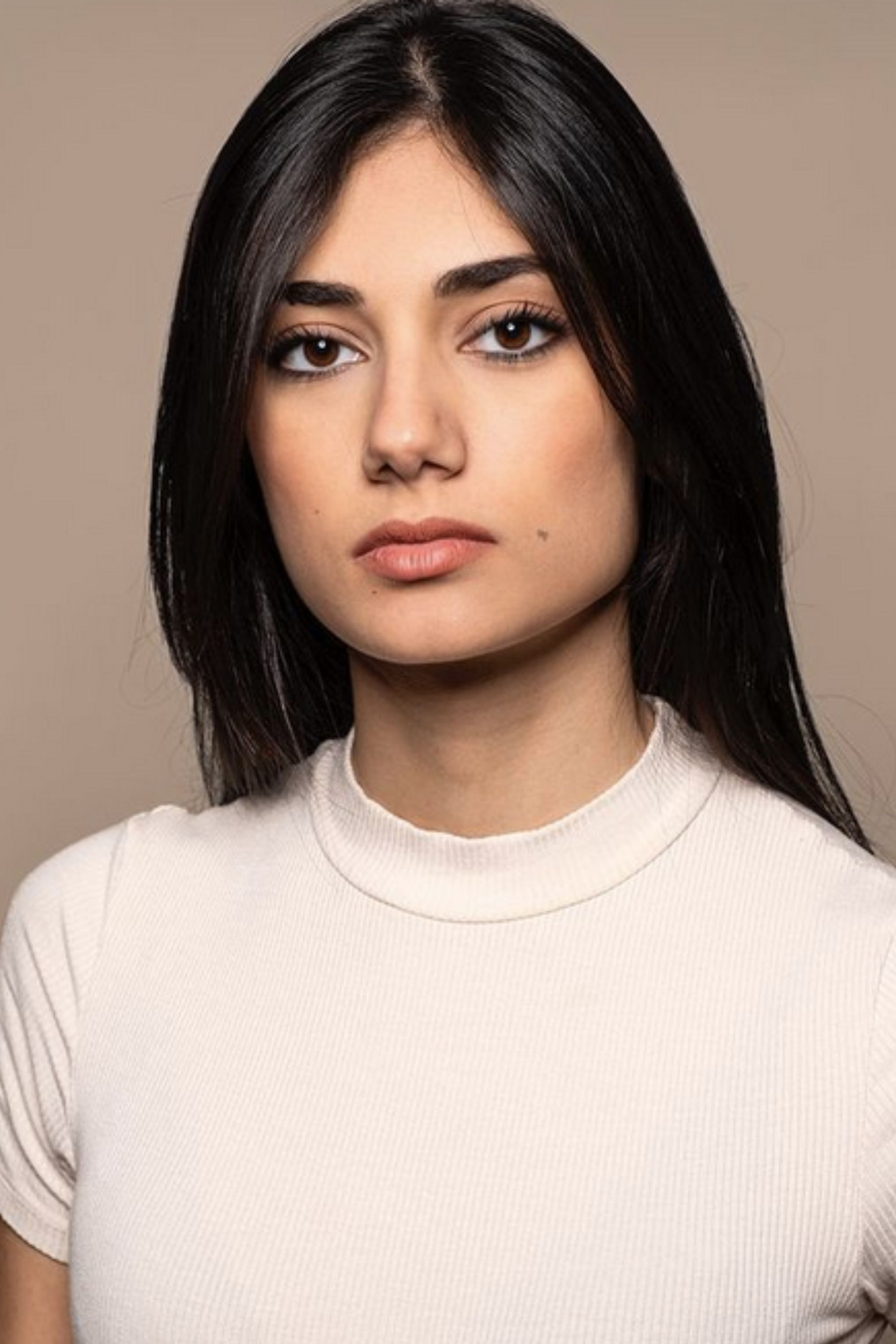 Elisa Ezzedine backdrop