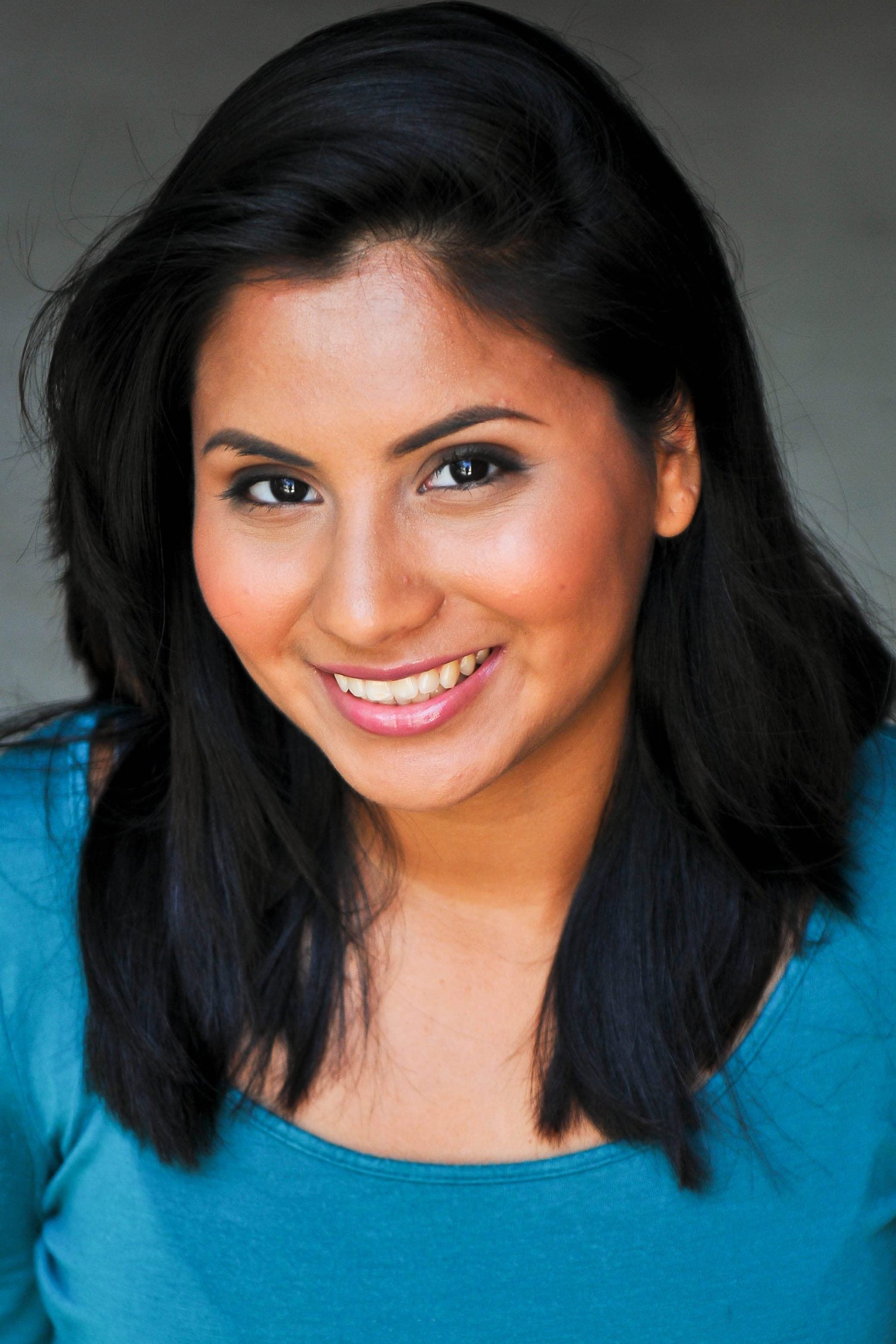 Minerva Gomez backdrop