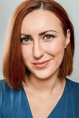 Clara Davies backdrop