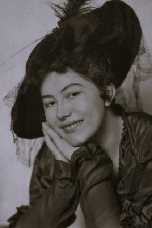 Mechthildis Thein backdrop