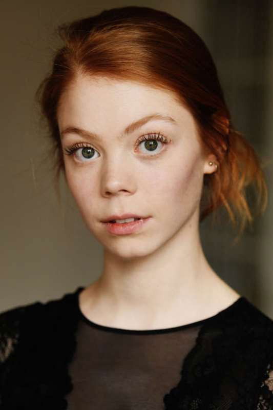 Valerie Sophie Körfer backdrop