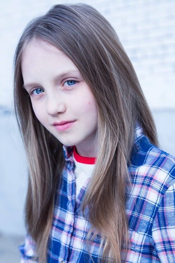 Uilou MëKarti backdrop