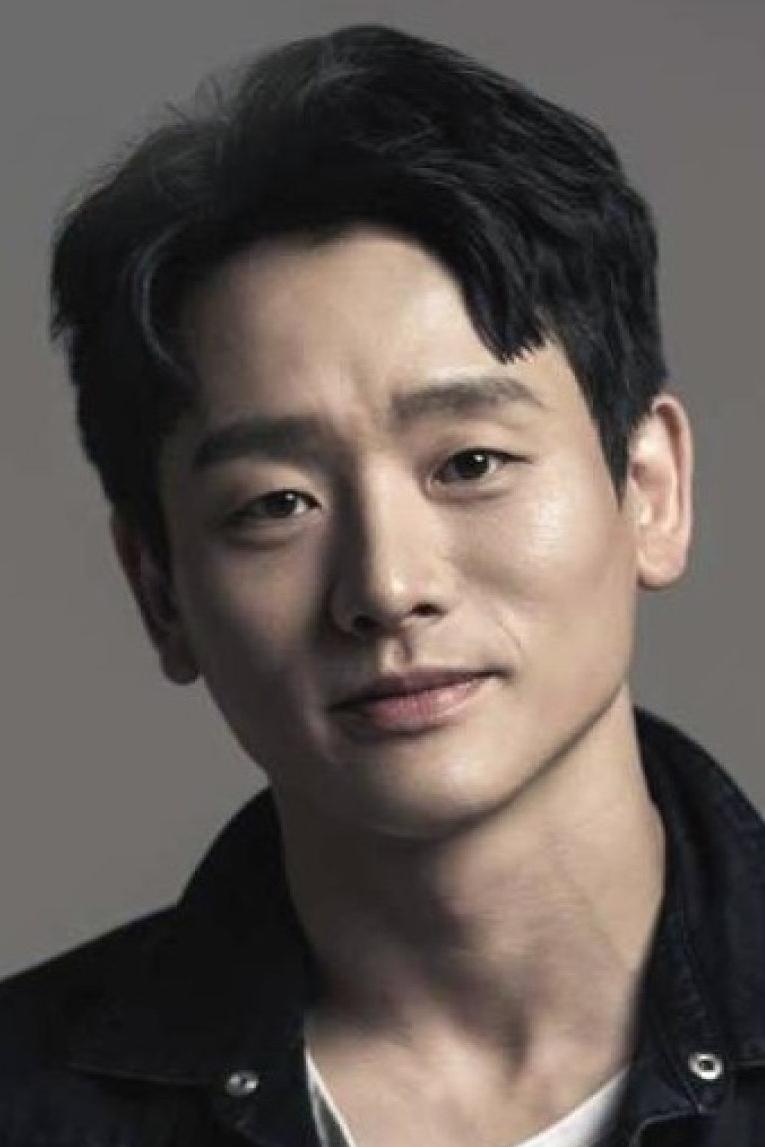 Kim Seol-jin backdrop