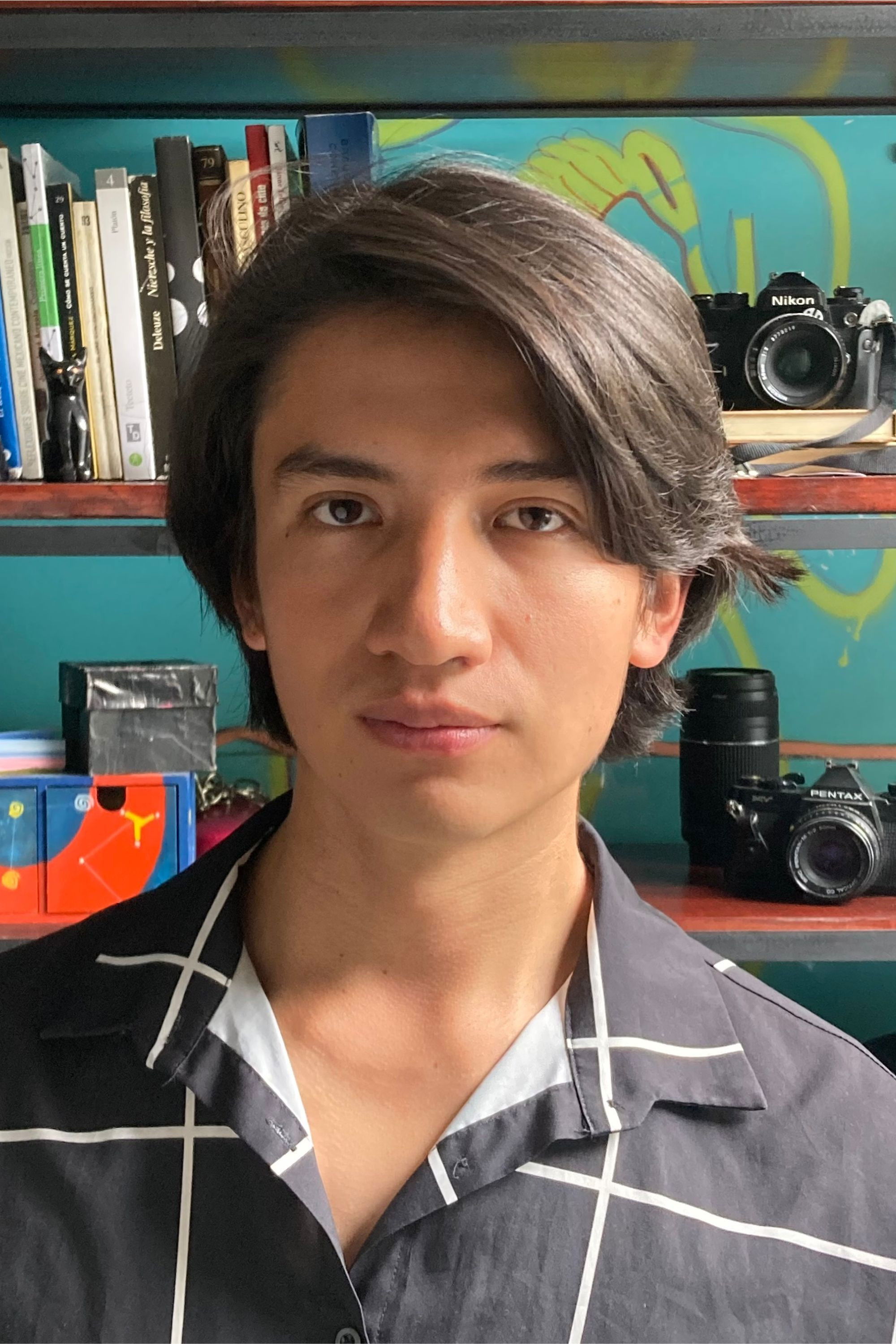 Uriel Reyes backdrop