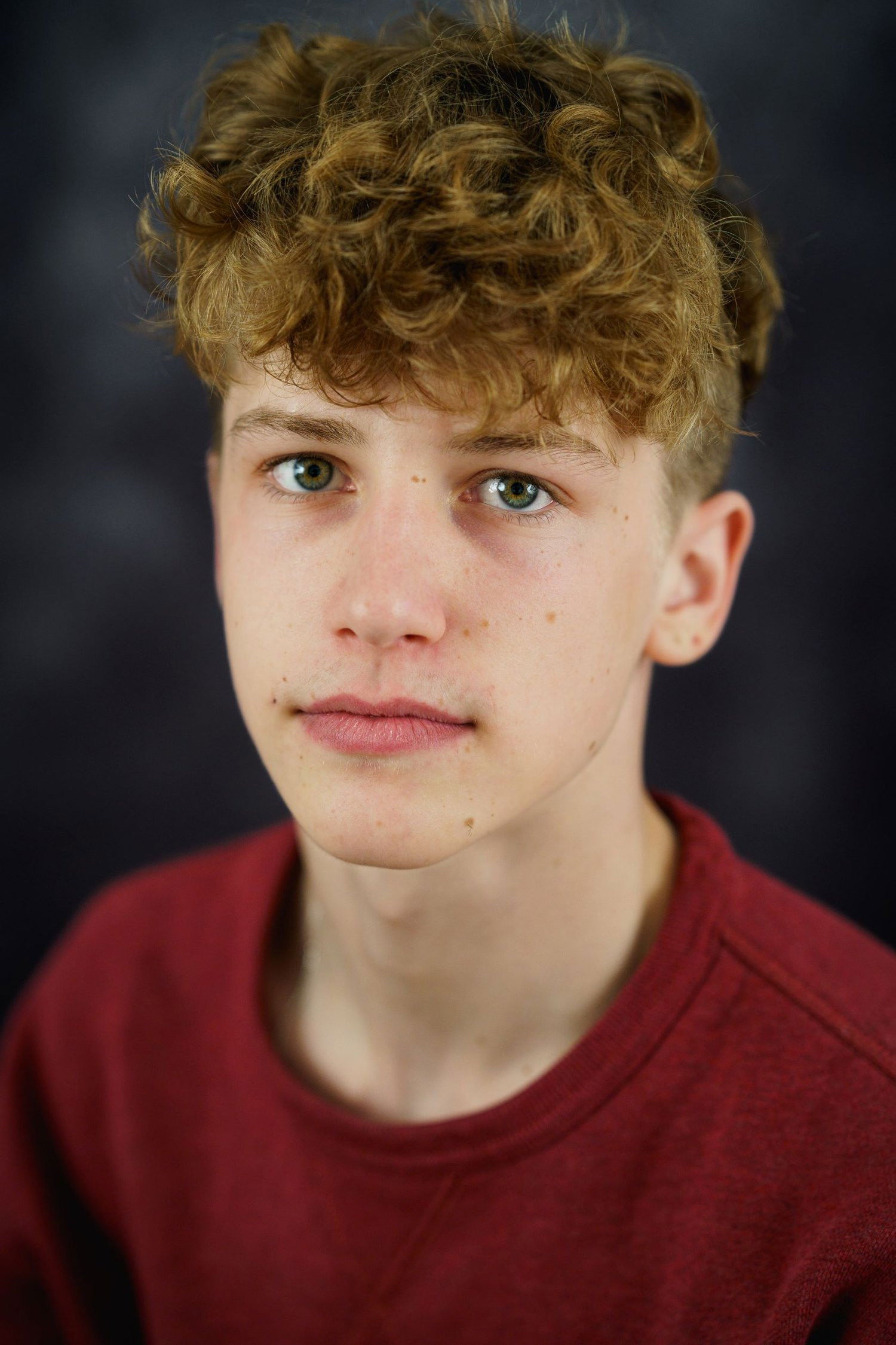 Aron Syrjä backdrop