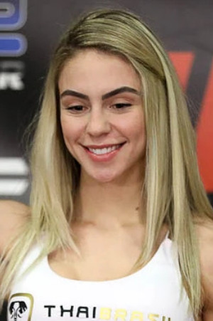 Nicolle Caliari backdrop