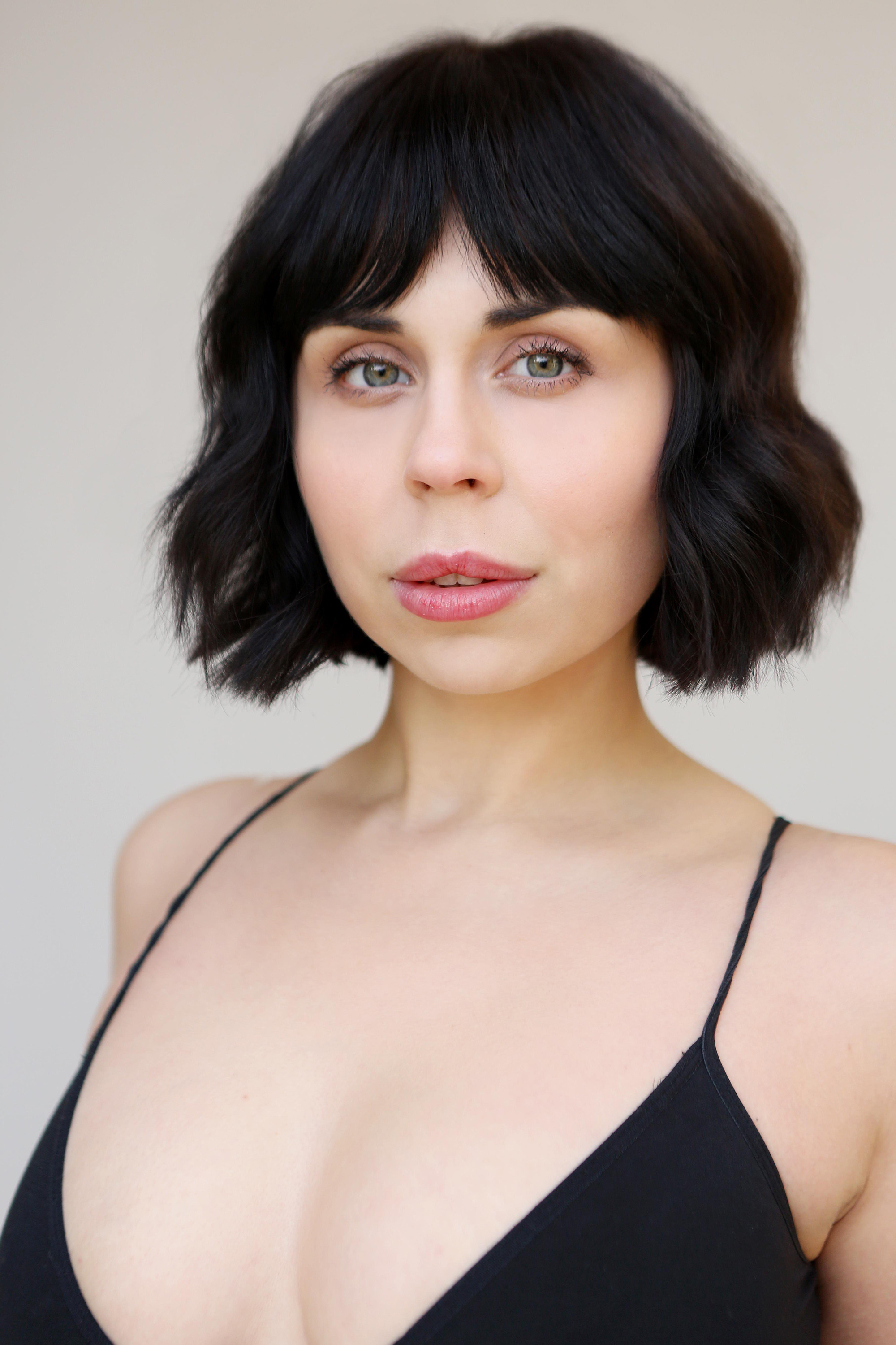 Annabella Rich backdrop