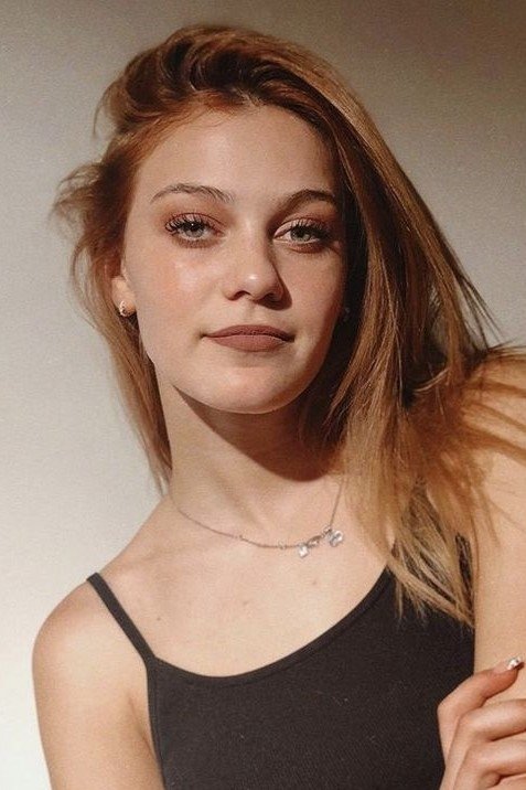 Carolina Domenech backdrop