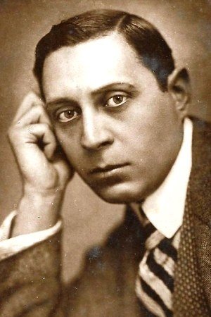 Jenő Törzs backdrop