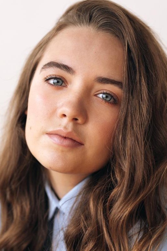 Léa Pilotte backdrop