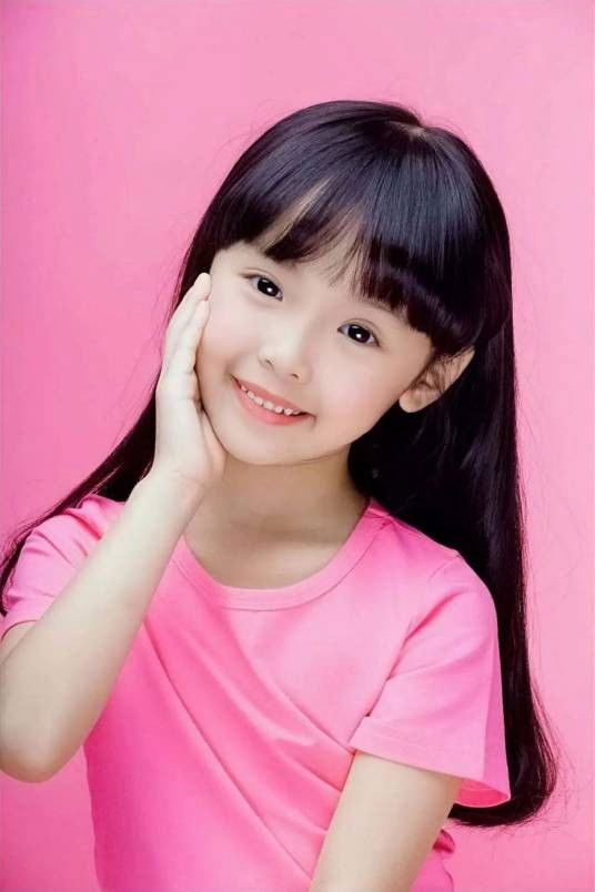 Qiantong Zhang backdrop