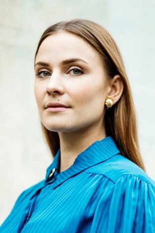 Emilia Jansson backdrop