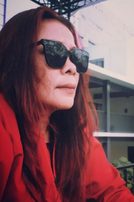 Sari Chikata backdrop