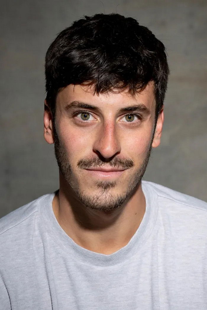 Vinsent Moizi backdrop