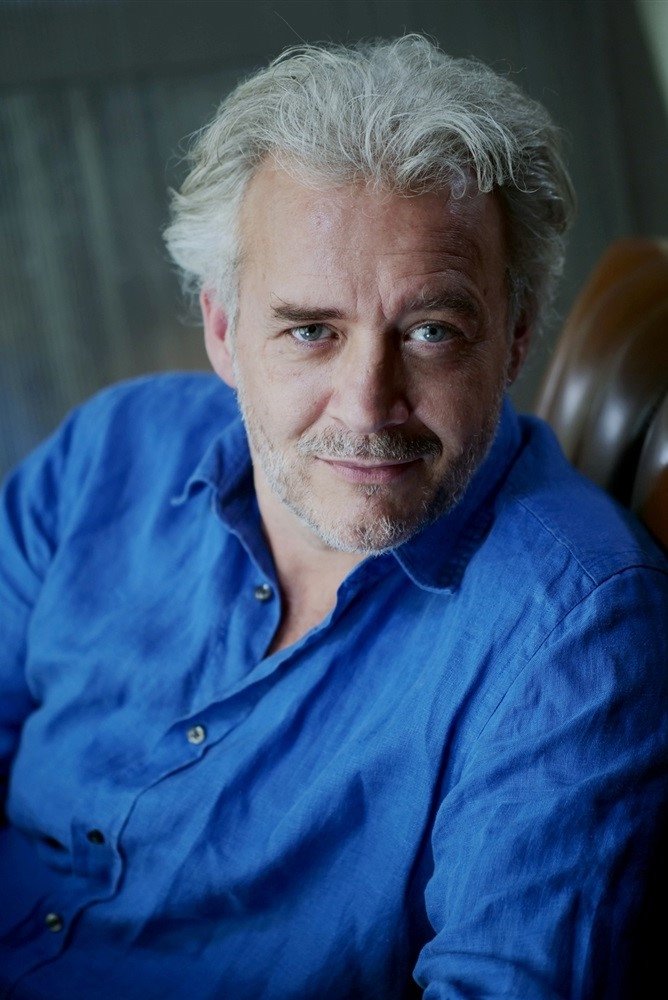 Renaud Bouchery backdrop