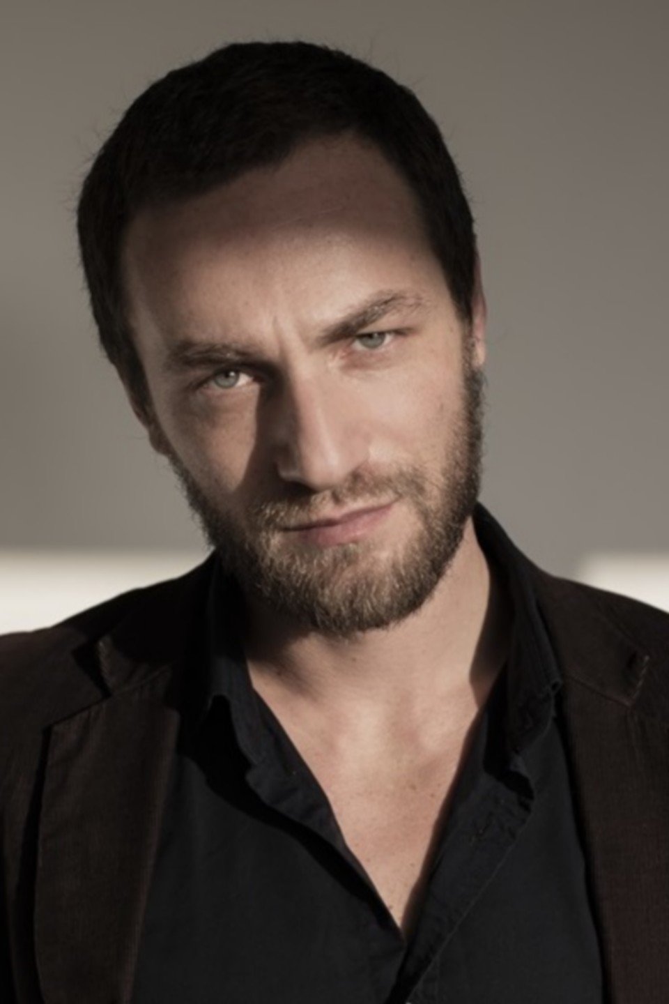 Loris Freeman backdrop