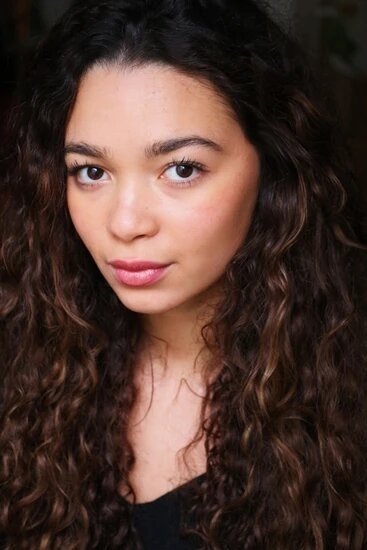 Alice Révérend backdrop