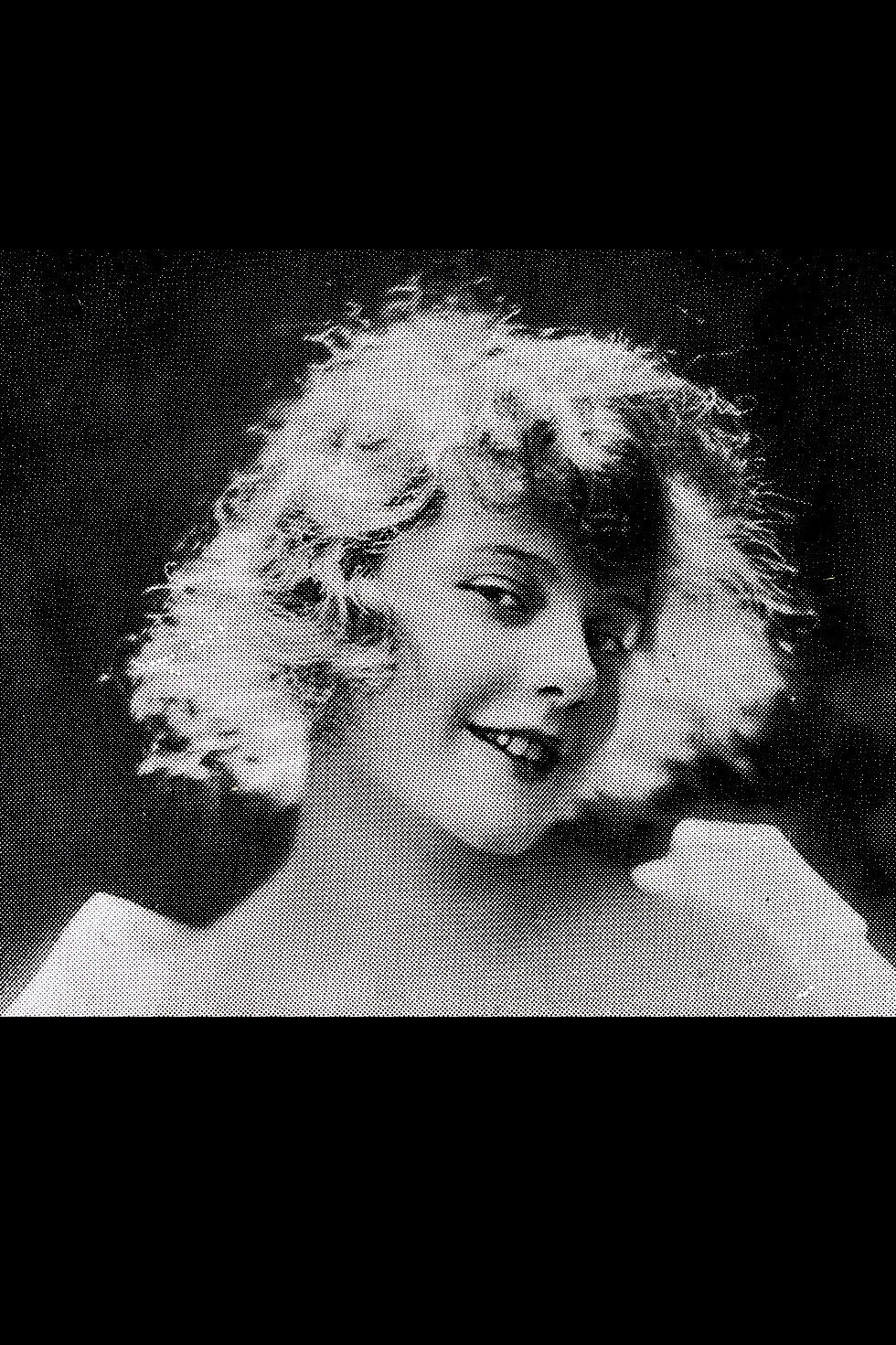 Simone Sandre backdrop